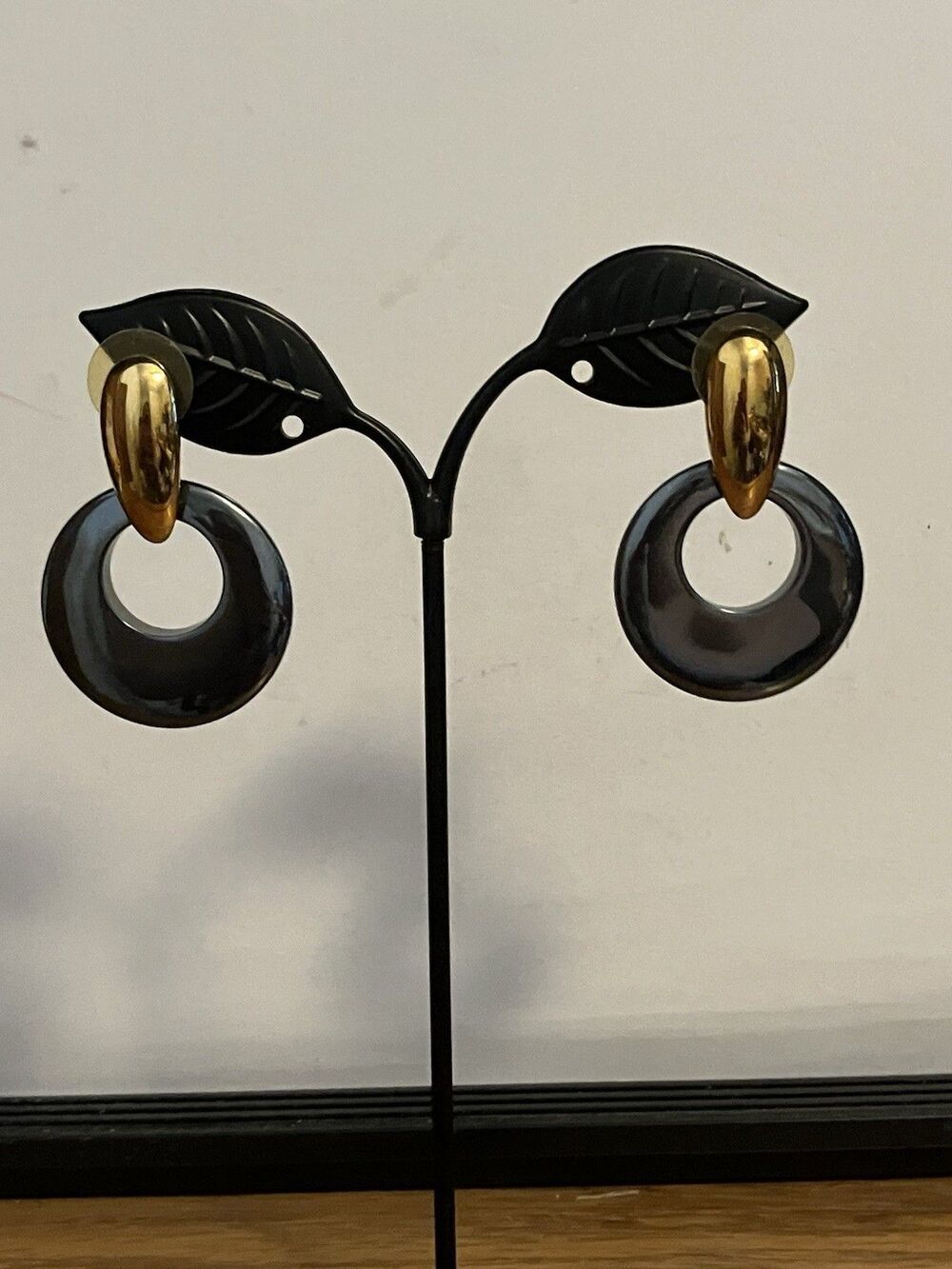 Avon Hematite Round Drop Earrings Vintage Jewelry gray/ gold tone